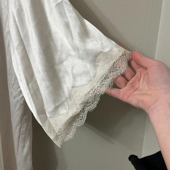 Victorias Secret Womens White Robe XS Here Comes The Bride Satin Lace 3/4 Sleeve - Picture 6 of 9